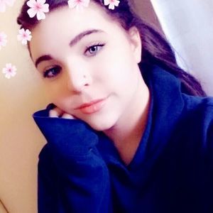 Meet your Posher, Alexandra